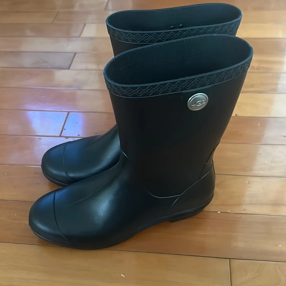 Ugg black rain boots size 10
